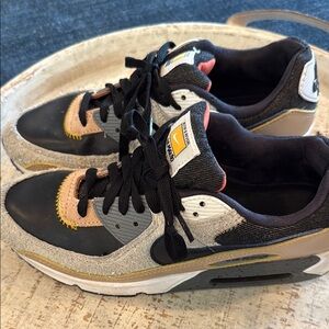 Nike Men's Black and Gray Sneakers